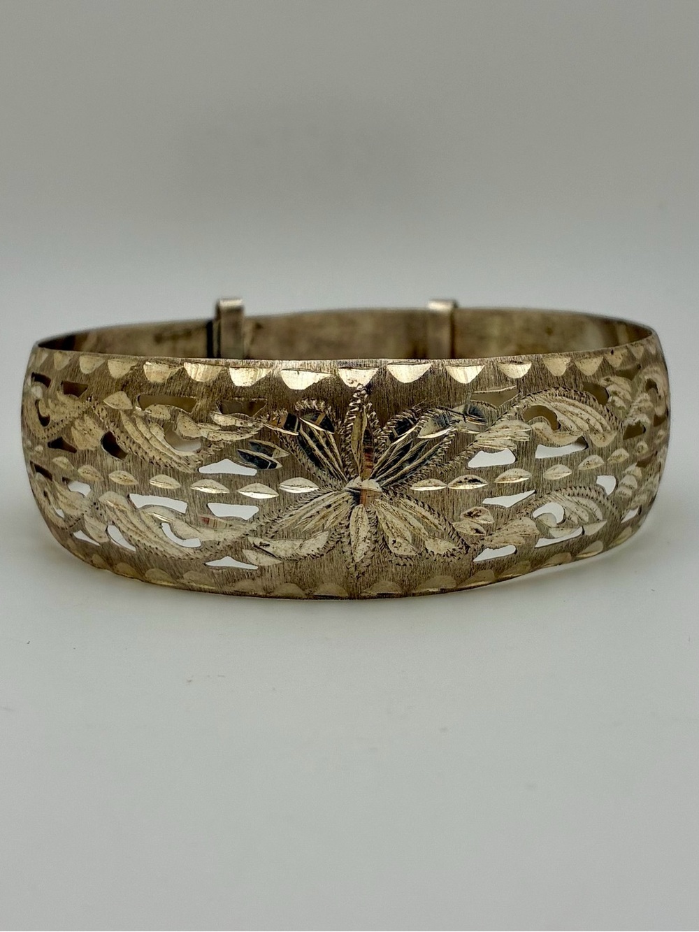 Vintage  silver openwork cuff bangle